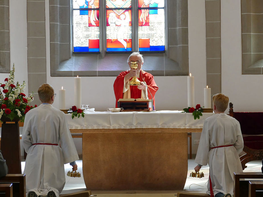 Pfingsten in der renovierten Stadtpfarrkirche St. Crescentius (Foto: Karl-Franz Thiede)